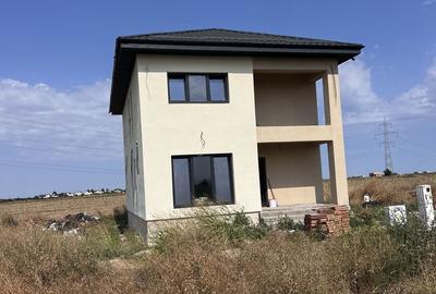 Casă cu 4 camere cu Teren 350 Mp în Vidra