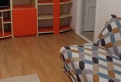 Apartament cu 2 camere semidecomandat în Giurgiului