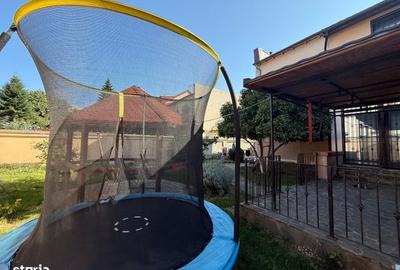 Casă cu 4 camere în Vatra Luminoasă