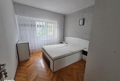 Apartament cu 3 camere decomandat în Dacia