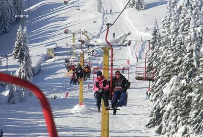 Teren de 32000 mp, în Petros