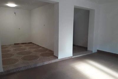 Spațiu comercial, de 50 mp, în Central - 10