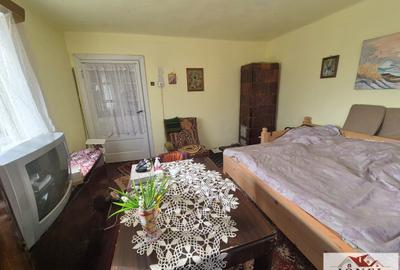 Casă individuală cu 2 camere cu Teren 1700 Mp în Henig