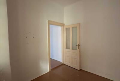 Casă cu 4 camere în Central - 3