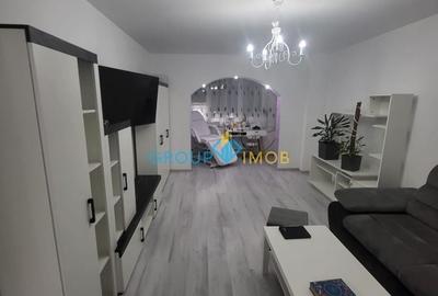 Apartament cu 3 camere decomandat în Narcisa