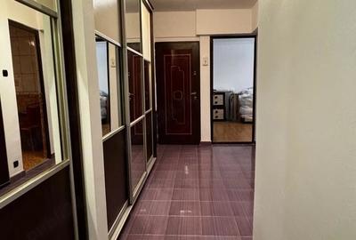 Apartament cu 3 camere decomandat în Mazepa 2