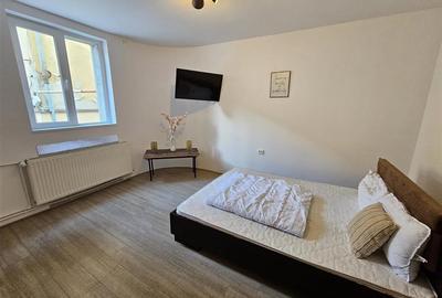 Apartament cu 2 camere decomandat, mobilat în Central