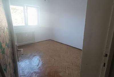 Apartament cu 4 camere decomandat în Central - 4
