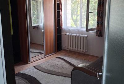 Garsonieră decomandată în Iosia