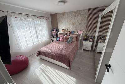 Casă cu 4 camere cu Teren 175 Mp în Micești