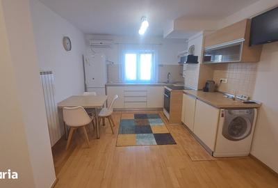 Apartament cu 3 camere decomandat în Traian