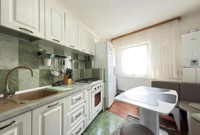 Apartament cu 2 camere decomandat în Cetate