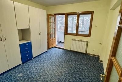 Apartament cu 3 camere semidecomandat în Podu Roș - 3