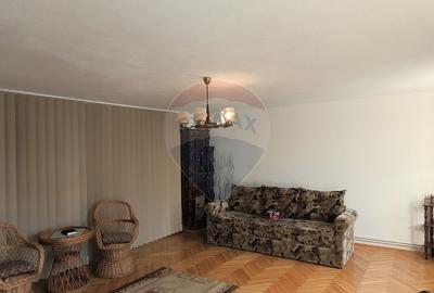 Apartament cu 4 camere decomandat în Central - 14