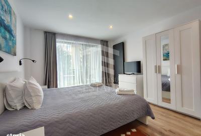 Apartament cu 3 camere decomandat în Piața