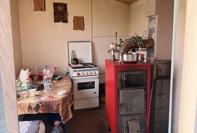Casă cu 3 camere în Stracoș - 4