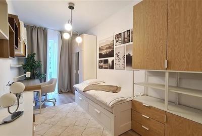 Apartament cu 3 camere nedecomandat în Aradului