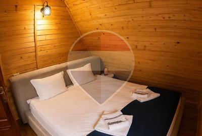 Casă cu 4 camere cu Teren 1800 Mp în Strâmtura