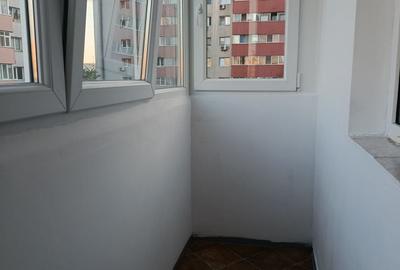 Apartament cu 2 camere semidecomandat în Tei
