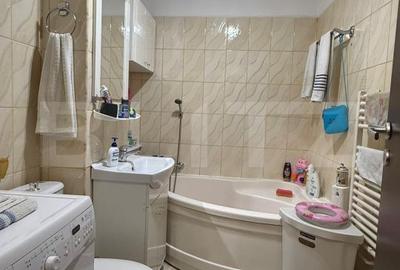 Apartament cu 2 camere decomandat, mobilat în Est