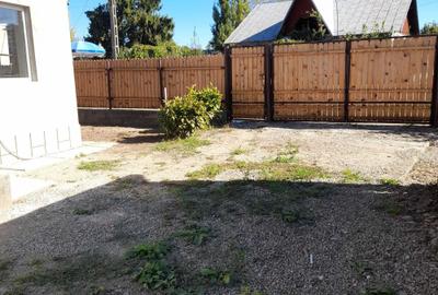 Casă cu 4 camere decomandat în Brătășanca