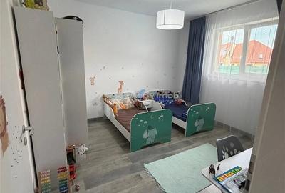 Casă cu 3 camere cu Teren 261 Mp în Moșnița Nouă