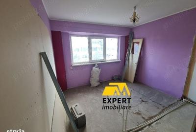 Apartament cu 4 camere decomandat în Radu Negru
