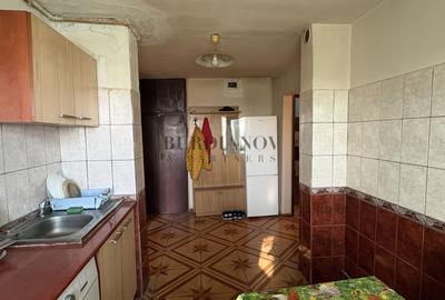 Apartament cu 3 camere decomandat în Apărătorii Patriei - 2