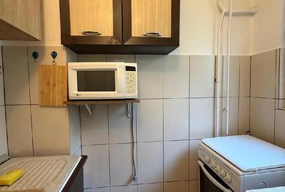 Garsonieră decomandată în Central