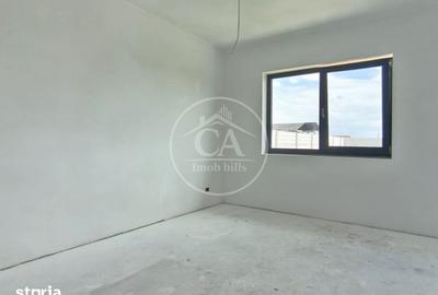 Casă cu 4 camere decomandat cu Teren 553 Mp în Sântandrei - 2