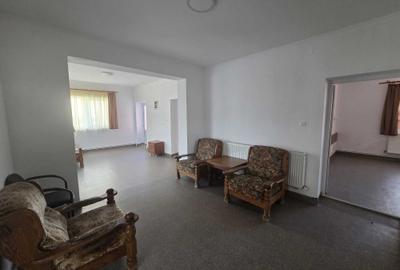 Casă cu 4 camere în Central - 8