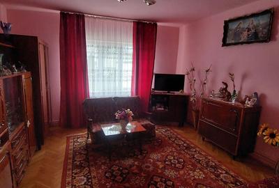 Casă cu 2 camere în Central