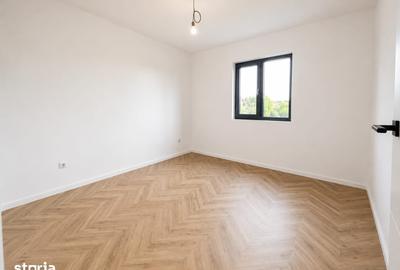 Casă cu 5 camere cu Teren 460 Mp în Domnești