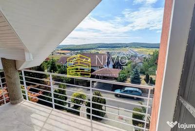 Casă cu 4 camere cu Teren 1000 Mp în Livezeni