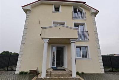 Casă cu 6 camere cu Teren 500 Mp în Stupini