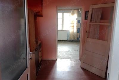 Casă cu 5 camere în Central - 2