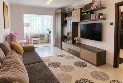 Apartament cu 3 camere decomandat în Târgu Cucu
