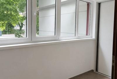 Spațiu comercial, de 25 mp, în Central - 4