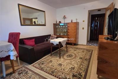 Apartament cu 3 camere semidecomandat în Micro 14 - 2