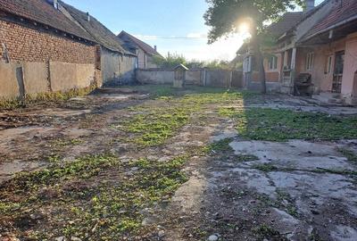 Casă cu 4 camere cu Teren 2000 Mp în Gura Văii - 8