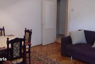 Apartament cu 3 camere decomandat în Complex Studențesc