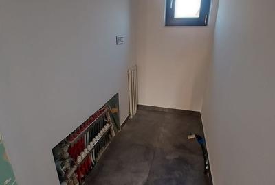 Casă cu 4 camere cu Teren 450 Mp în Periș