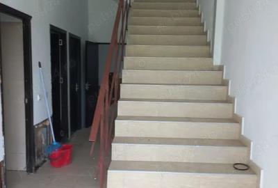 Spațiu comercial, de 390 mp, în Mihăești