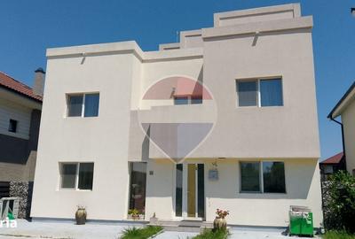 Casă cu 4 camere în Ostratu