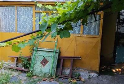 Casă cu 2 camere cu Teren 277 Mp în Central