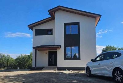 Casă cu 4 camere cu Teren 570 Mp în Central - 4