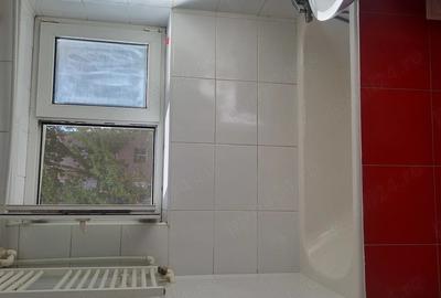 Apartament cu 3 camere decomandat în Central - 1