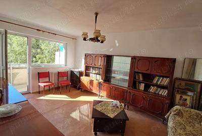 Apartament cu 3 camere decomandat în Mihai Bravu - 1