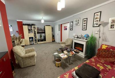 Apartament cu 3 camere semidecomandat în Europa