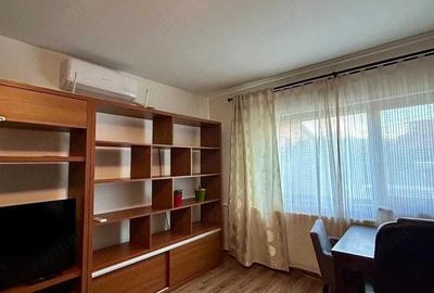 Apartament cu 2 camere decomandat în Eroii Revoluției